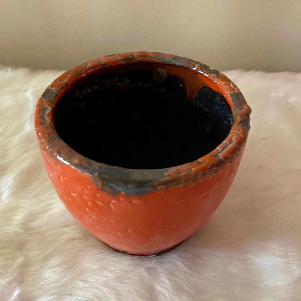 Vintage flower pot